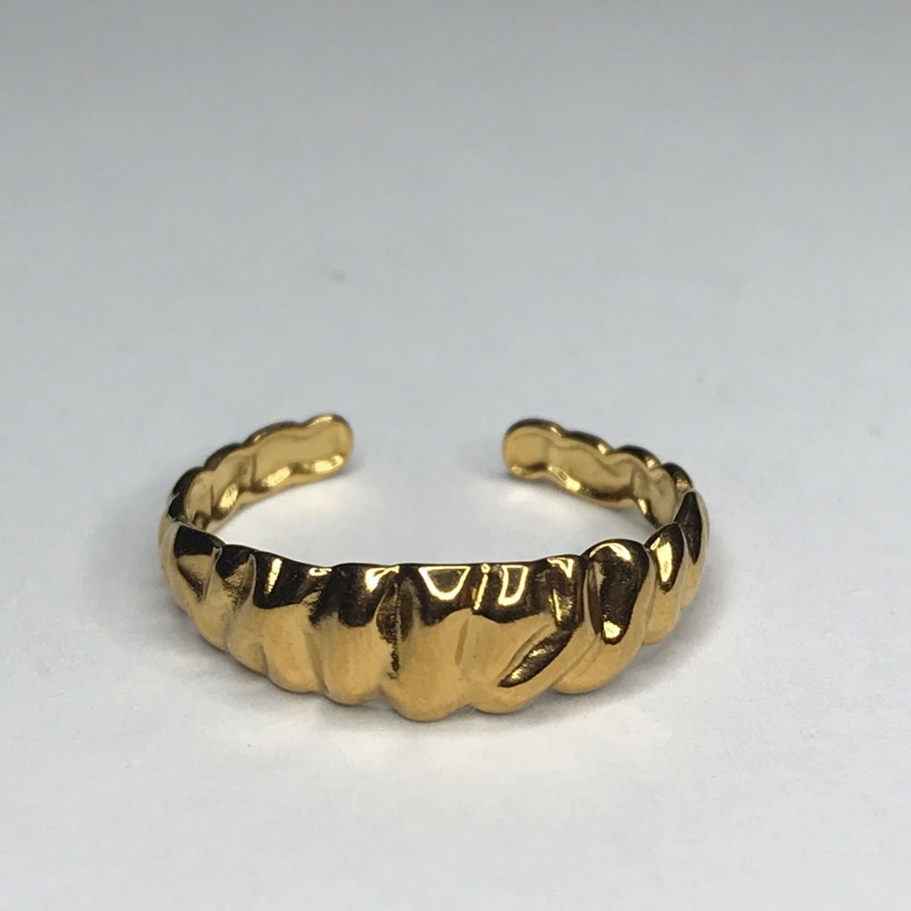 Gold Stainless Steel Wavy Ring Adjustable Women Size 6.5
